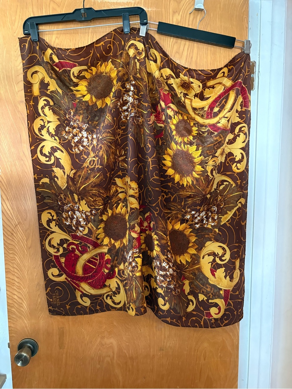 fashion CHANEL Brown and Gold Sunflower Baroque Floral Silk Scarf 34x34